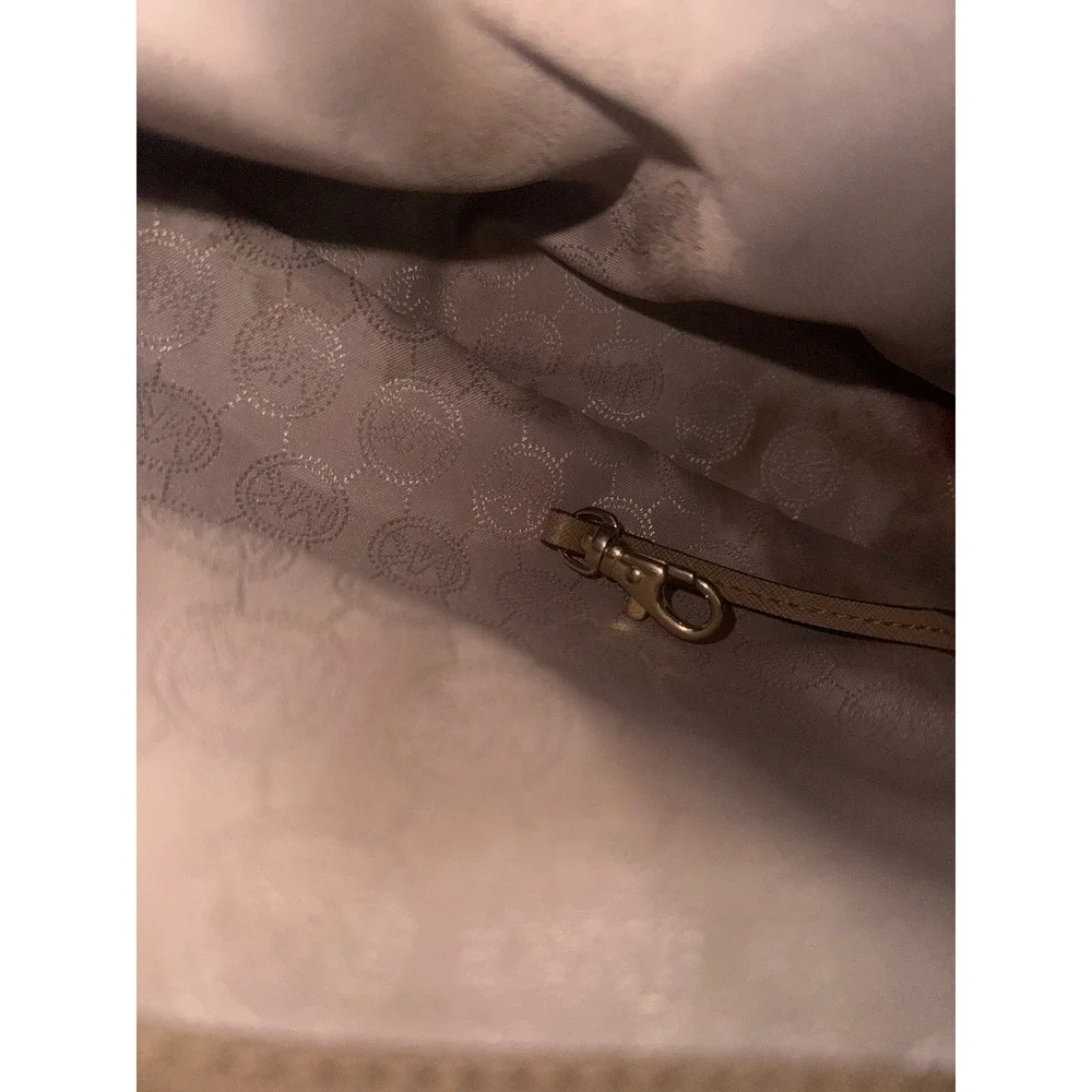 Michael Kors Jet Set Tan Saffiano Leather Satchel Crossbody Bag AV-1501 preloved